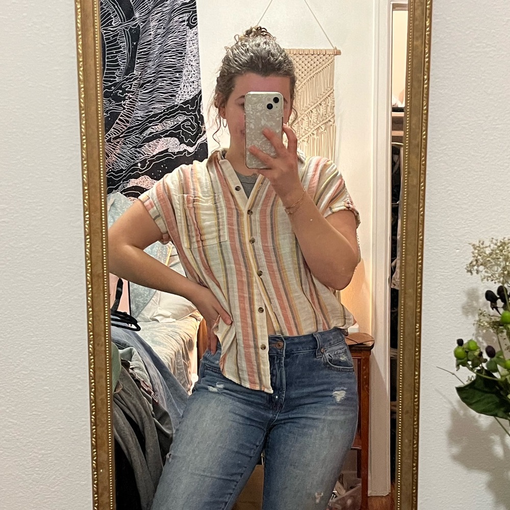 Cute button up shirt